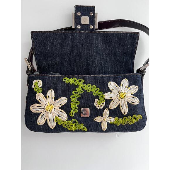 Vintage Fendi raffia raffia embroidered denim baguette - Picture 4 of 8